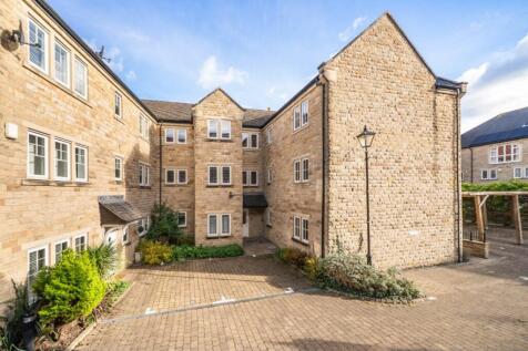 A TOP FLOOR APARTMENT located on this exclusive, riverside development within walking distance of the popular market town of Wetherby. Allocated parking space.