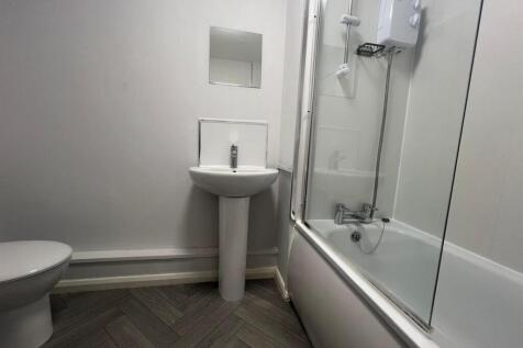 Bathroom. .jpg