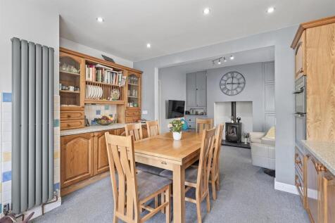 Dining Kitchen To The Living Area