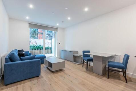 Lounge/Dining Area