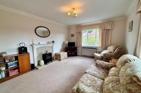 Living Room 2.jpg