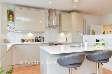 Lounge/ Kitchen