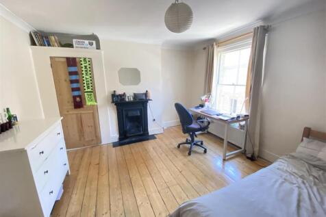 FF Front Bedroom 1.JPG