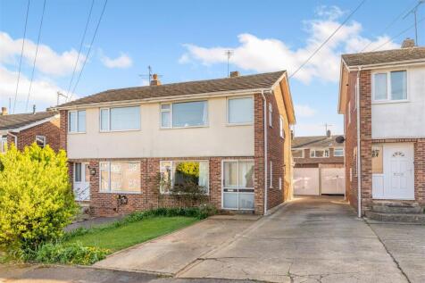 13 Riley Drive, Banbury-1.jpg