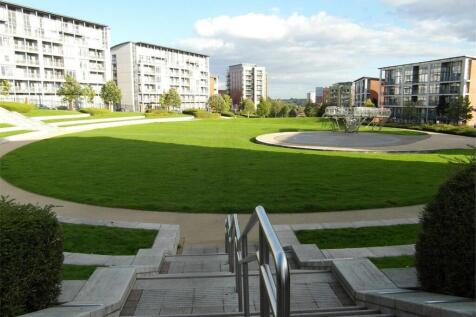 Available 10th June 2026. Furnished spacious apartment with open plan lounge and kitchen. Modern integrated appliances, washer dryer etc.
Large balcony with views over the city from lounge. Secure Int