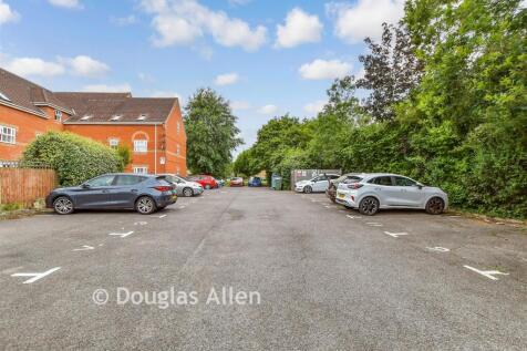 Driveway/Parking