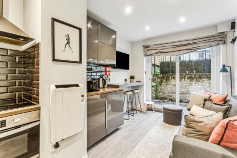 This stunning one bedroom apartment is situated on lower ground floor within this impressive period conversion. The property has been refurbished to the highest standard and comprises; open plan kitch