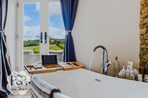 Principal Suite Bedroom - Bathing Area