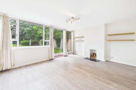A newly refurbished and well-presented split-level ground floor flat, ideally located in the heart of Teddington. The property offers spacious accommodation comprising two double bedrooms, one single