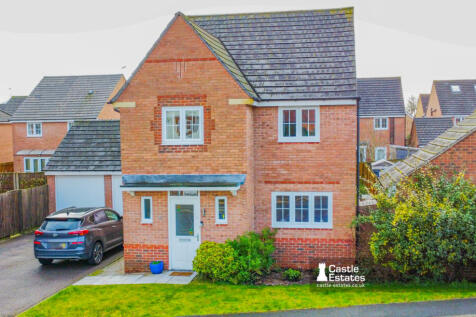 Four bedroom detached house for sale