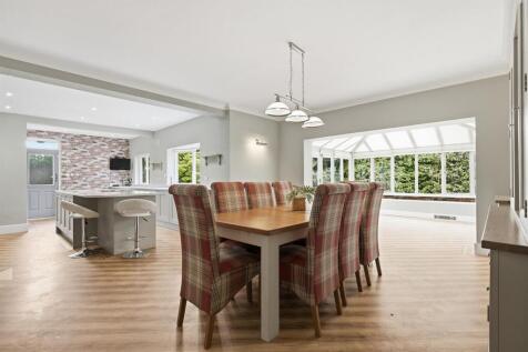 Bramleys Estate Agents - Lightridge Close - Fixby