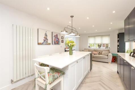 Kitchen / Breakfast Room