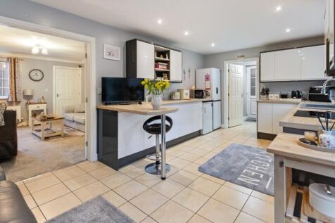 Kitchen/Living Area