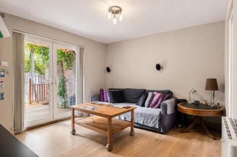 Jade Close, E16 For Sale By Barrain London Estate