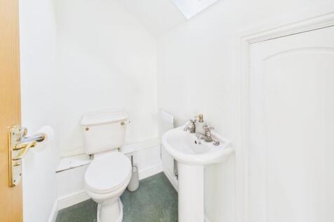 En-suite Wc (to Bedroom Two)