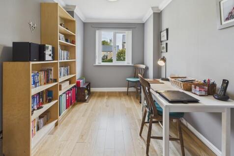 CAM04273G0-PR0195...