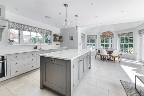 Living Kitchen / Dining Room