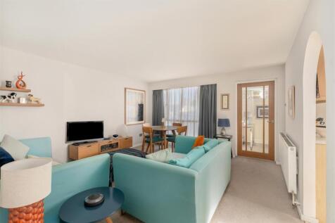 99 Nursery Drive, Banbury-5.jpg