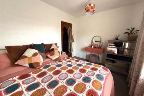 64 ARMITAGE BEDRO - Copy.jpeg