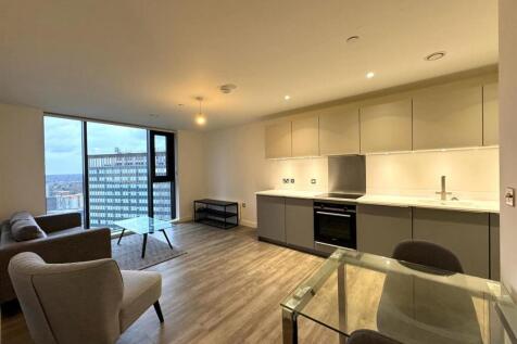 Living area pic 5.jpg