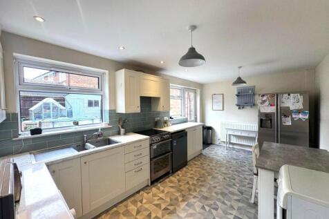 WhatsApp Image 2025-08-14 at 13.02.03_a531986d.jpg