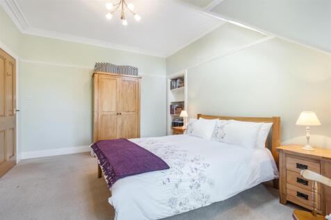 4 bed, 2 bath Detached in Glasgow - Photo 27