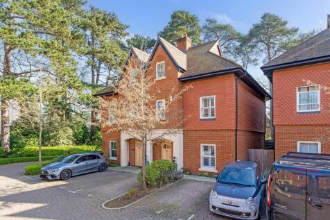 104556_4 Queensbury Gardens-3.jpg