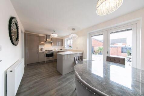 Kitchen & dining room
