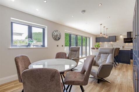 Marvellous Breakfasting Kitchen