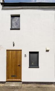 Canberra Path, E10