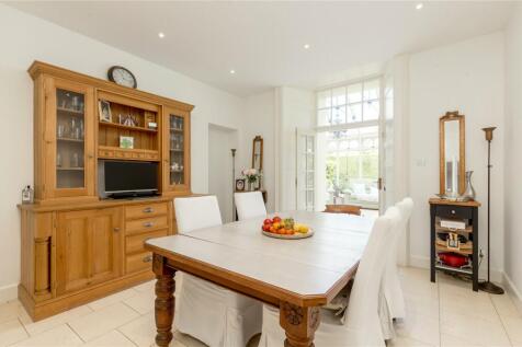 6 bed, 3 bath Detached in Edinburgh - Photo 11