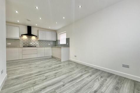 KITCHEN/LOUNGE/DINER