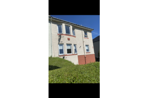 2-bed Flat Crags Avenue