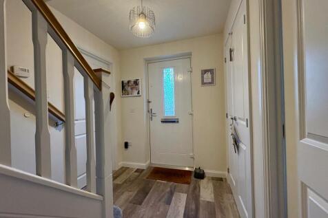 35 Parkstone Entrance Hall.jpg