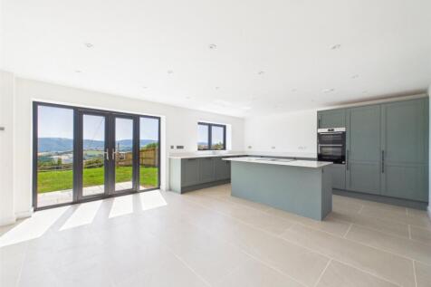 Kitchen / Dining