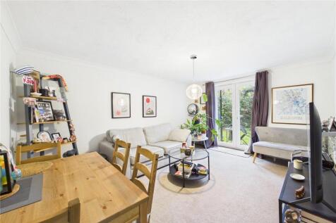 Living/Dining Area