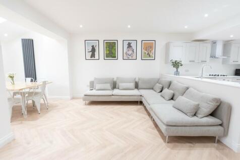 6 Bedroom Terraced in L15 3HL
