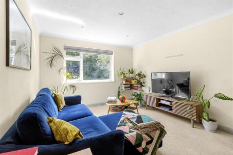 Normans Court, Micklefield Rd-7.jpg