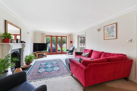 HAWTHORN CLOSE