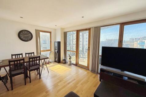 Deposit free option available //Fully Furnished //Water rates included in the rent //Lare balcony //Dock viewings //Large integrated fridge freezer //Tesco’s, Pizza Express, coffee shops on site //Few