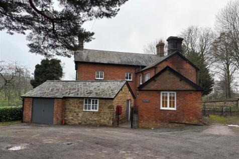 Mill House - Driveway.jpg