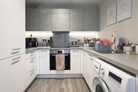 Kitchen b.jpg