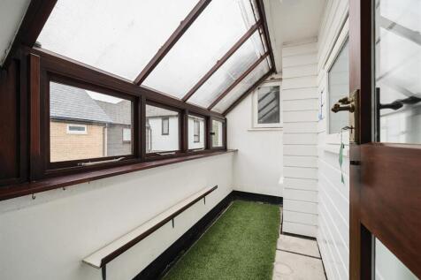 Sunroom/Enclosed Former Balcony