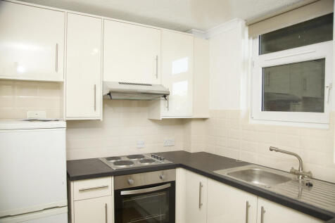 1 Bedroom Flat in SW18 3EL