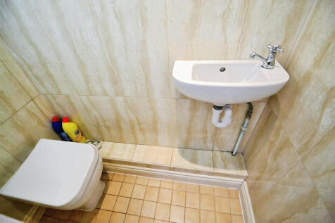 f1760f60-o_1cimg8pi315ff1dqcehq1m0p1oiss