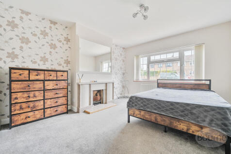 b8ae82f3-98de-4f6...