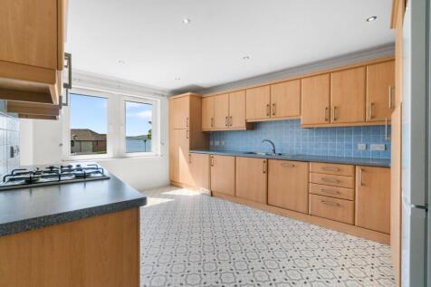 12_19 rosebank gardens, largs (12).jpg