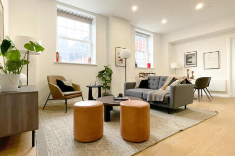 2 Bedroom Flat in BL1 1AW