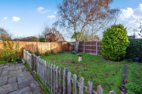 39 Dovedale Close...