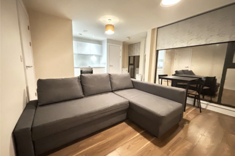 ** Zero Deposit Guarantee Available **
Available for a May move in is this stunning, one bedroom duplex apartment situation in the Georgian quarter. The property is finished to a high standard and is